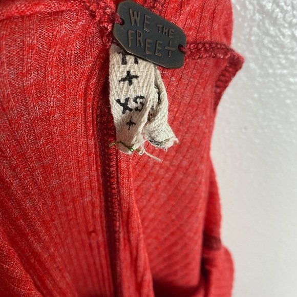 We The Free Londontown red long sleeve ribbed asymmetrical hem thermal - Picture 11 of 11